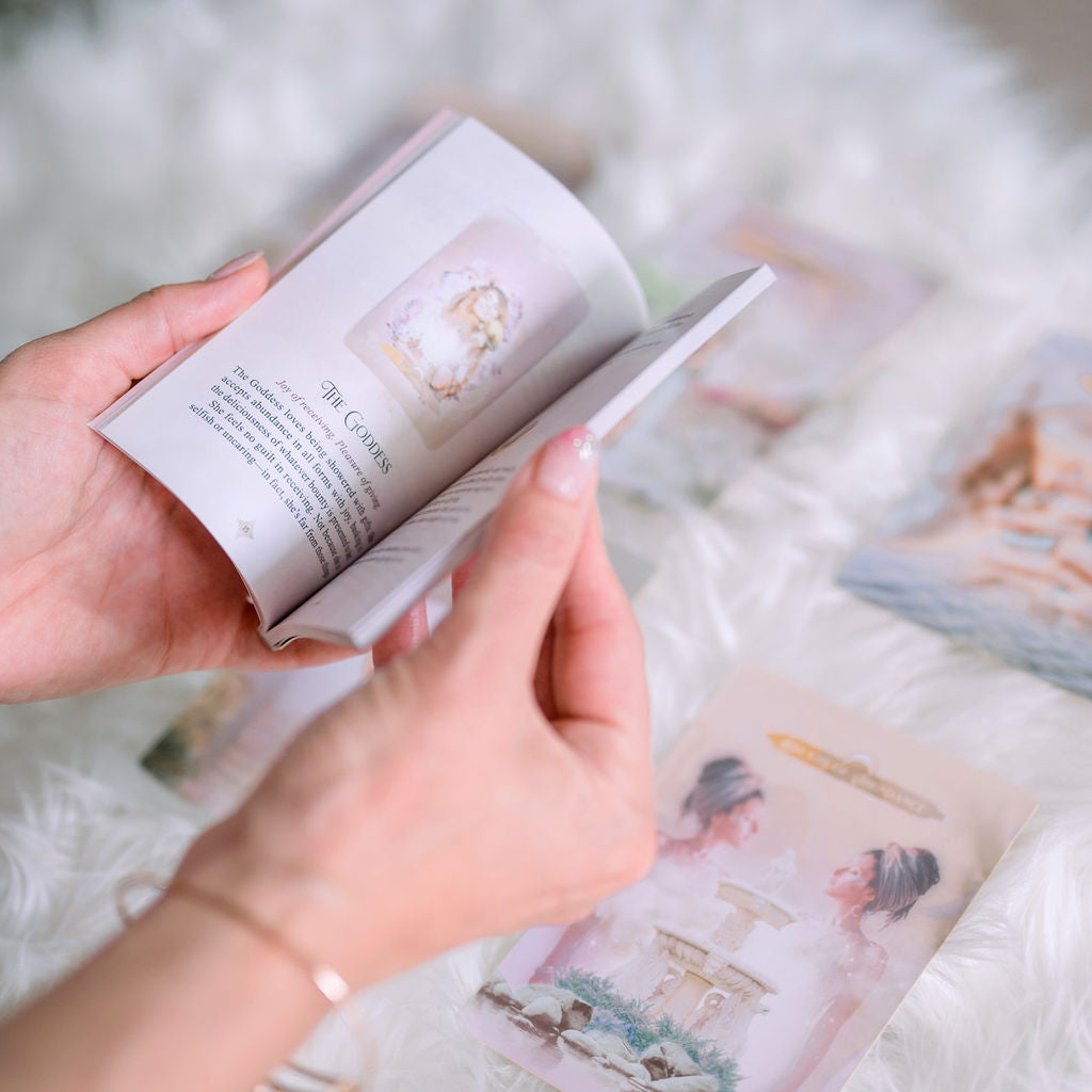 The Wealthy Woman Oracle Deck {LUXURY EDITION}