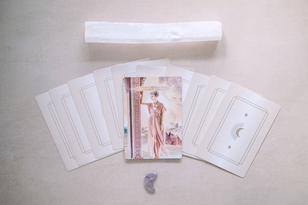 𝐓𝐡𝐞 𝐖𝐞𝐚𝐥𝐭𝐡𝐲 𝐖𝐨𝐦𝐚𝐧 𝐎𝐫𝐚𝐜𝐥𝐞 𝐃𝐞𝐜𝐤   Whether you are just beginning your journey to wealth or want to amplify the abundance you already have in your life, this deck is your invitation to connect with the wealthy woman within you.  The women depicted in this luxury 44-card oracle deck invite you to step into new levels of wealth with ease and joy. Each gorgeous card creates space for you to tap into your intuition and receive guidance from the universe in all matters regarding abundance and prosperity.
